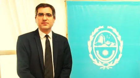 e718c4cc3cf1141266e6a02d03759fb5_XL