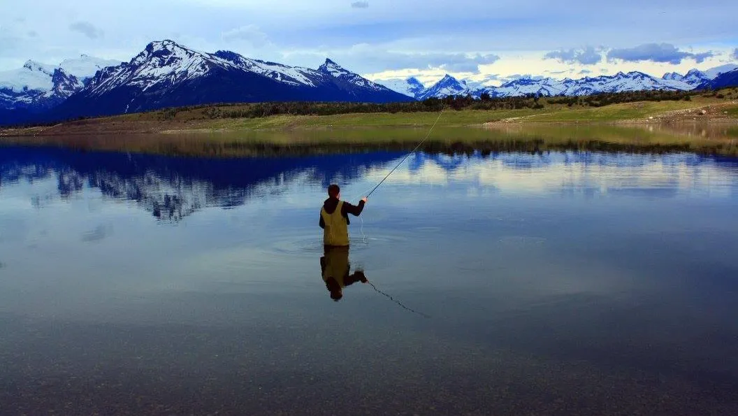 Pesca en Lago Arg