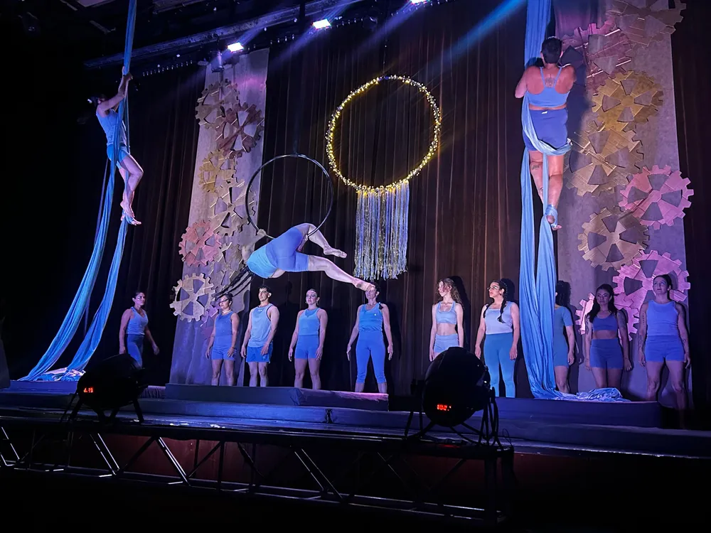 PHOTO-2025-12-21-12-16-56