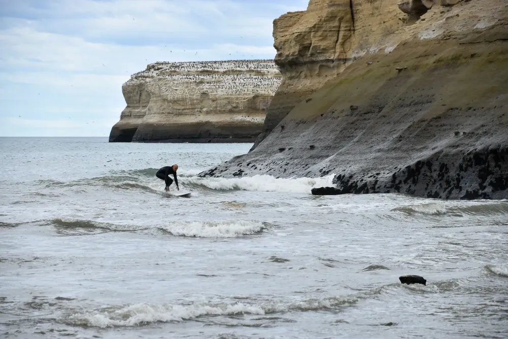 1. Surf en Monte León - cortesía de Maxi Martínez