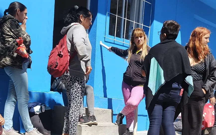 Trabajadores de la Empresa Macro en la Delegación local de Trabajo