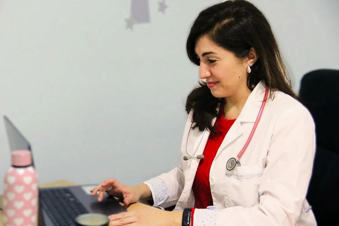 🌈👩🏽_⚕️ Mi consultorio es un espacio donde cada consulta es una oportunidad para ver más allá  (1)