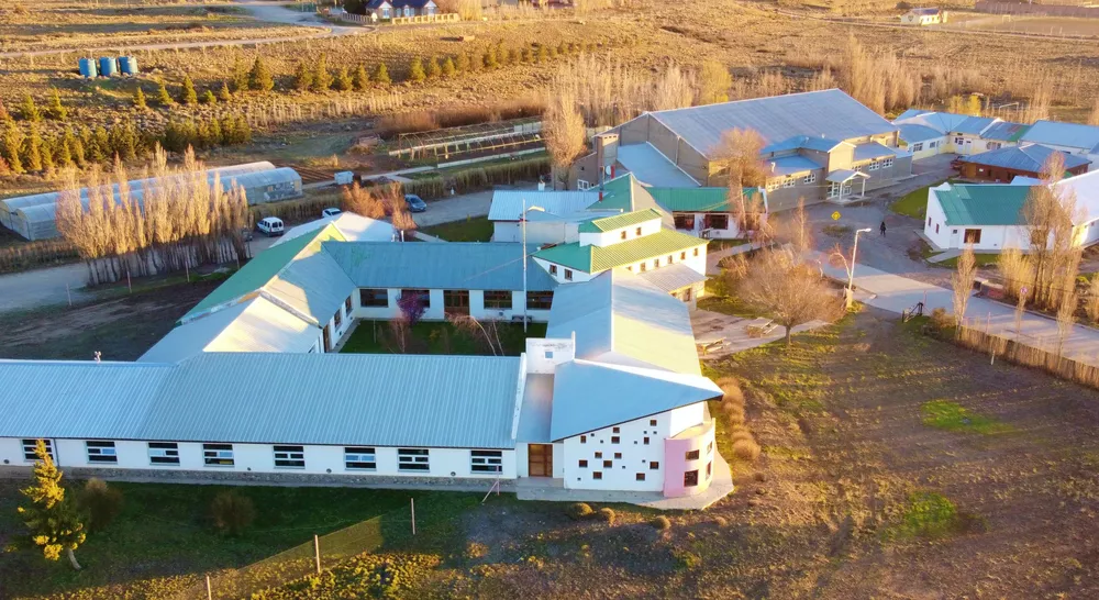 multimedia.grande.a42af55c523117aa.6a6f76656e206c61627261646f725f6772616e64652e77656270