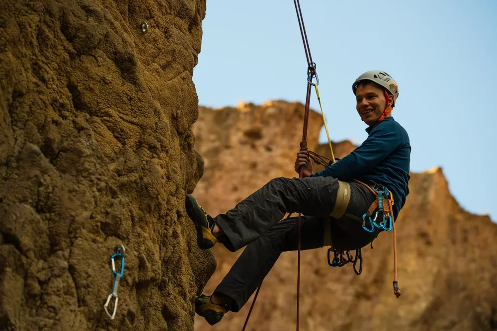 Cuando la escalada se vuelve restauración en el Cañadón Caracoles (4)