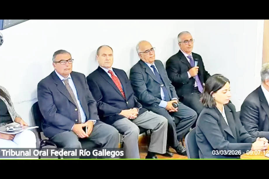 Los cuatro imputados son el contralmirante (RE) Luis Enrique López Mazzeo, los capitanes de navío Claudio Javier Villamide (destituido) y Héctor Aníbal Alonso (RE) y el capitán de fragata (RE) Hugo Miguel Correa. Foto- Zoom  