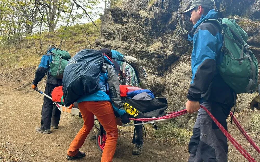 Evacúan a un turista lesionado en el sendero Fitz Roy1