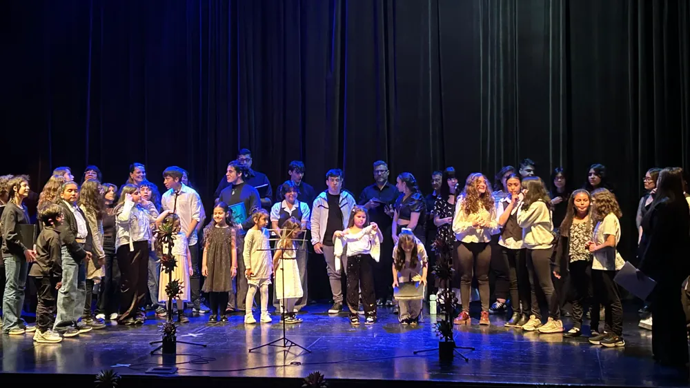 PHOTO-2025-12-05-22-06-42