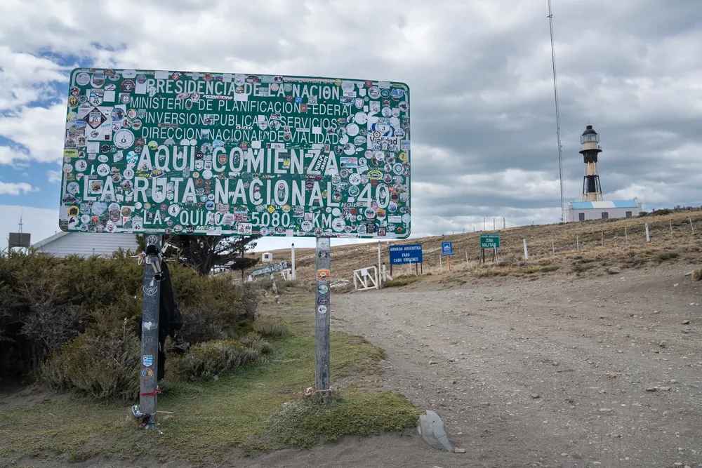 Faro y comienzo de Ruta 40 en CAbo vírgenes, Mario Cádiz