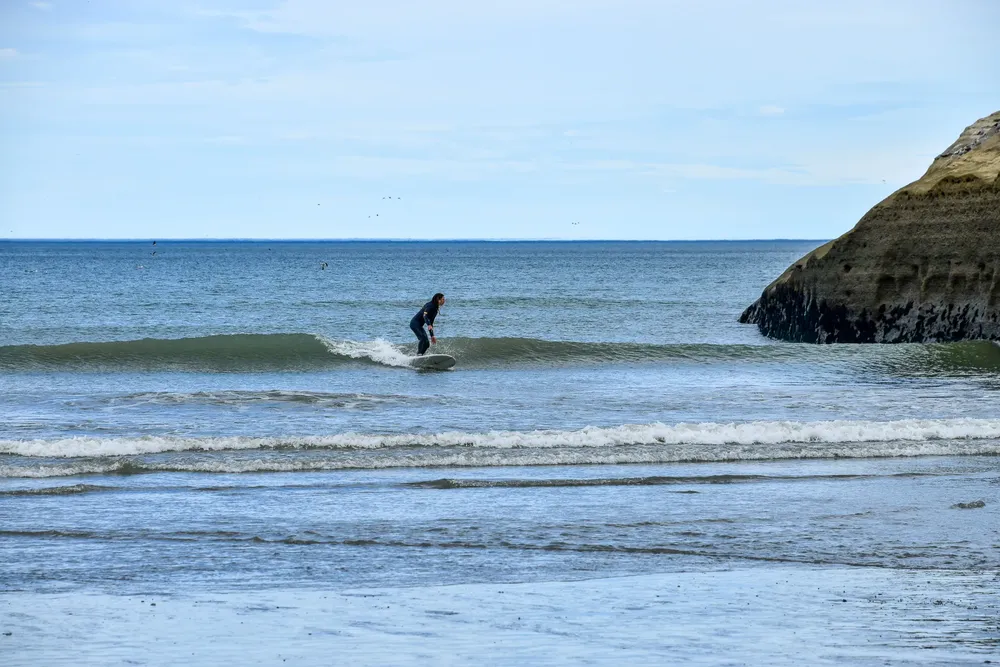 7. Surf en Monte León - cortesía de Maxi Martínez
