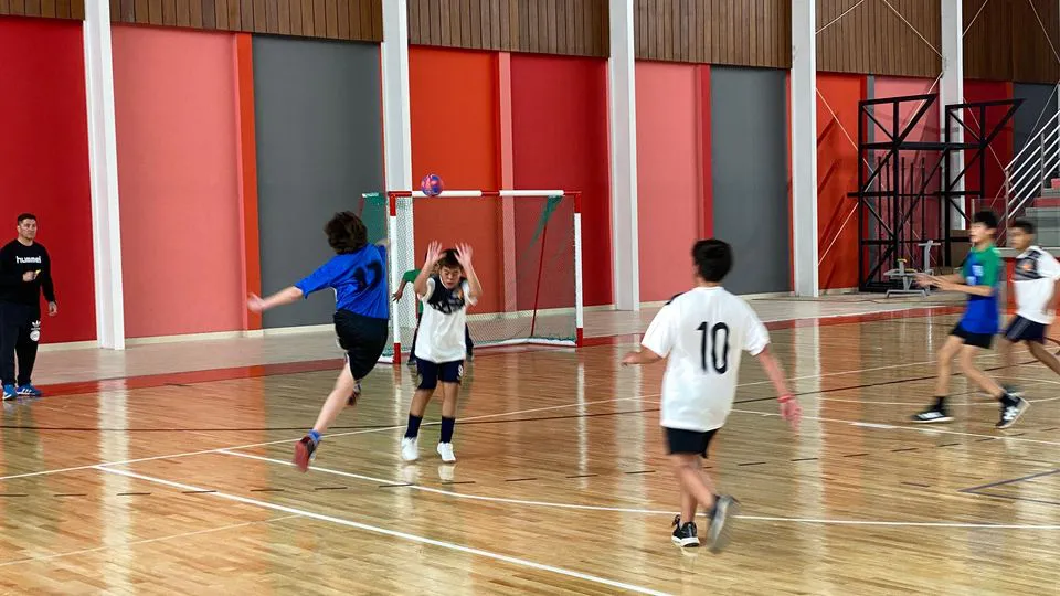 HANDBALL