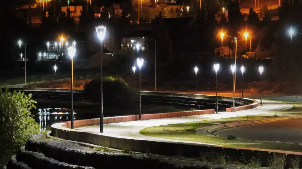 EL CALAFATE LED COSTANERA 2