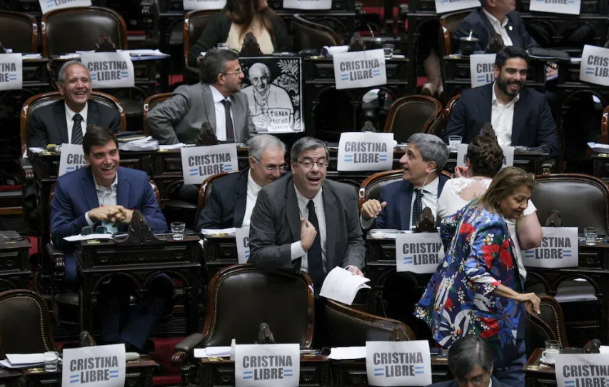 Captura de Pantalla 2025-12-18 a la(s) 09.02.38