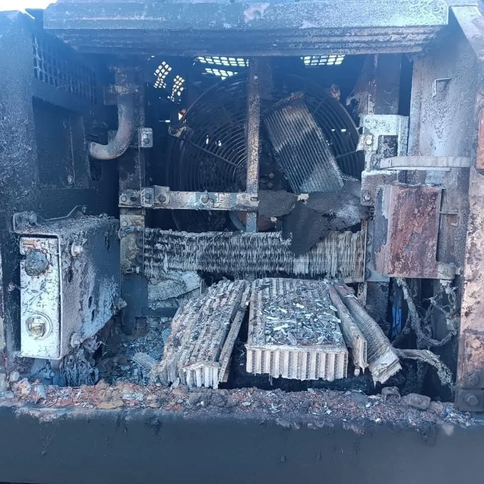 Queman maquina vialidad 5