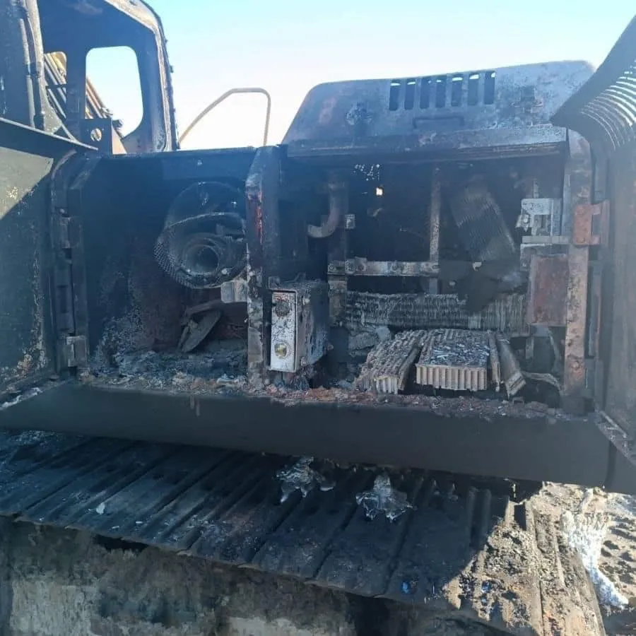 Queman maquina vialidad 3