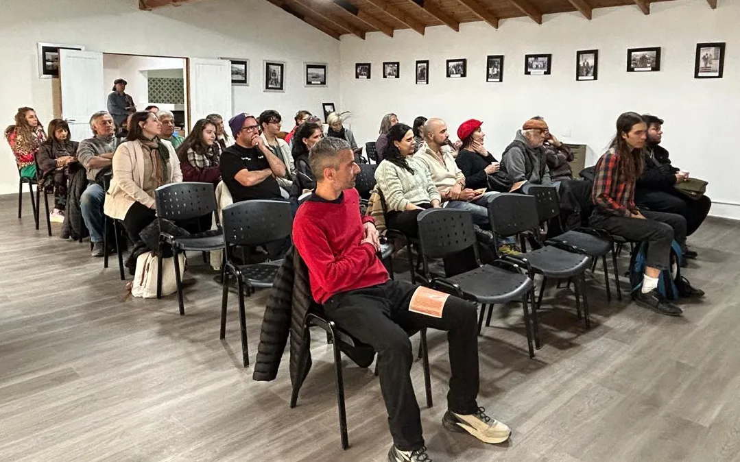 PHOTO-2025-12-14-21-00-43