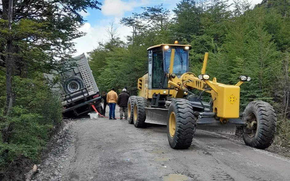 Camion varado ruta 41