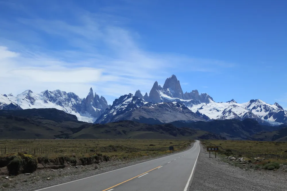 Cerro_Torre_and_Mount_Fitz_Roy_near_El_Chaltén_(5466161452)